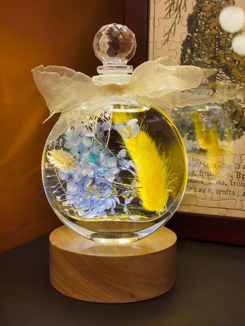 嵐緹花香室 永生花浮游花燈 生日禮物/伴手禮/永生花/乾燥花 - 乾燥花/永生花 - 玻璃 藍色