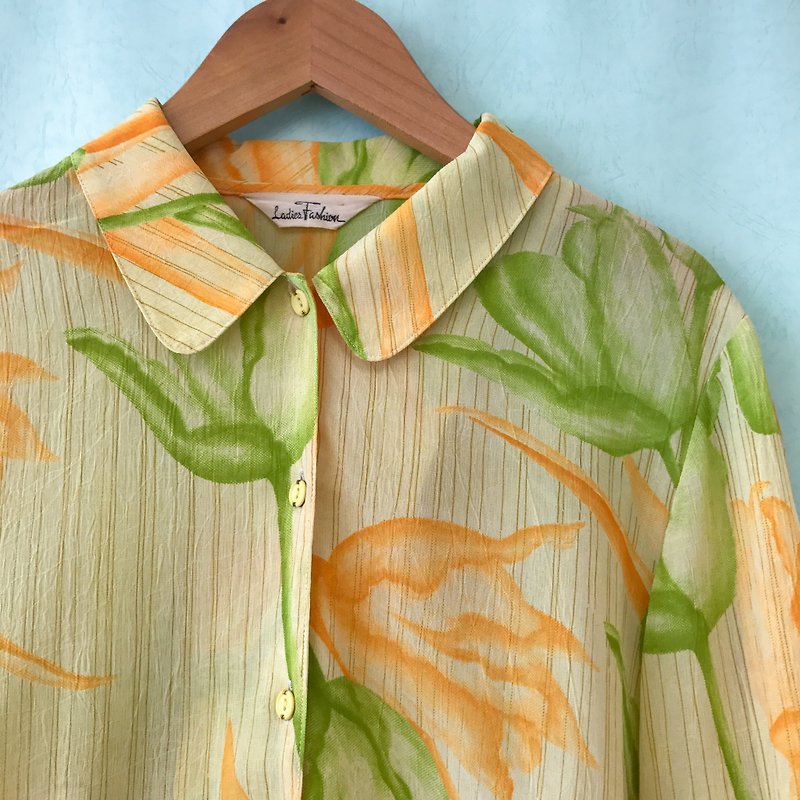 Top / Yellow Long-sleeves Floral Blouse - Women's Shirts - Polyester Yellow