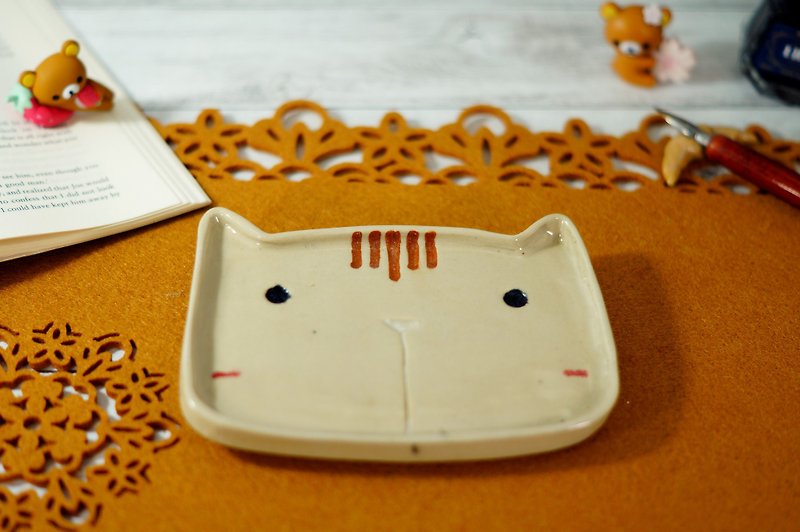 (Xifupin) cute cat shape plate-diameter about 14.8 cm - จานเล็ก - ดินเผา หลากหลายสี