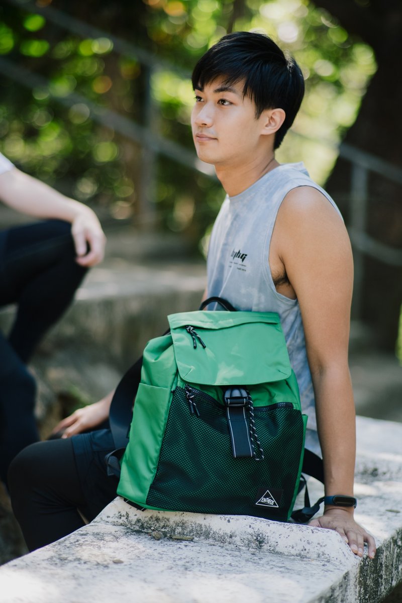 Matt Backpack - กระเป๋าเป้สะพายหลัง - วัสดุอีโค สีเขียว