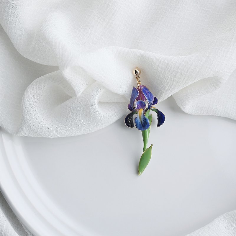 purple iris - Earrings & Clip-ons - Resin Blue