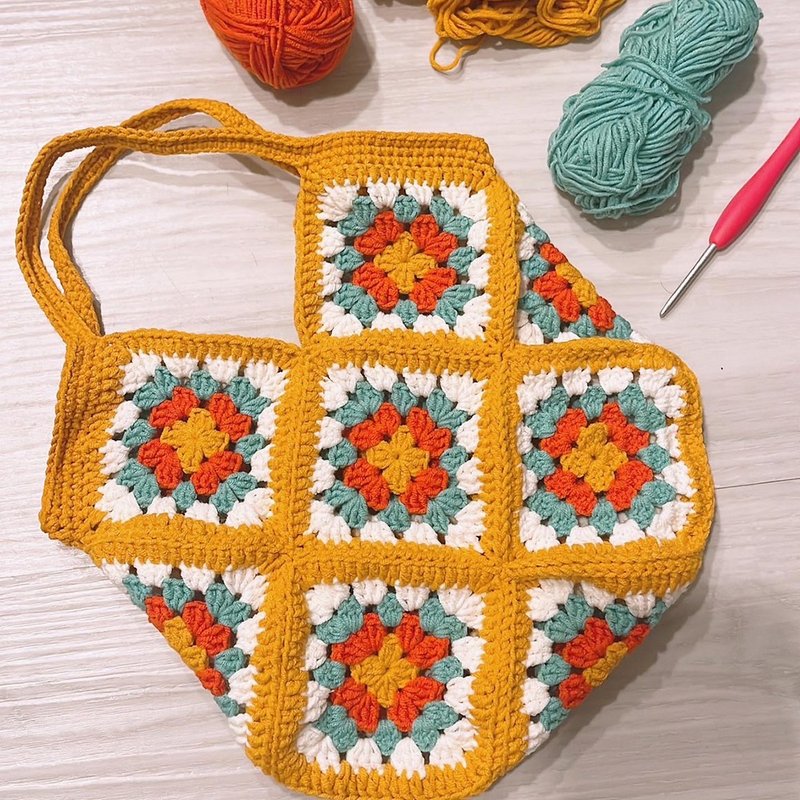 Hand crocheted-grandma tile splicing handbag crochet bag / woven bag / hand bag - Handbags & Totes - Cotton & Hemp Multicolor