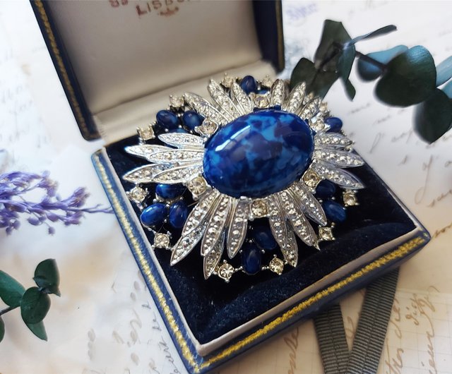 Vintage Sapphire Blue Rhinestones Starburst Small Brooch