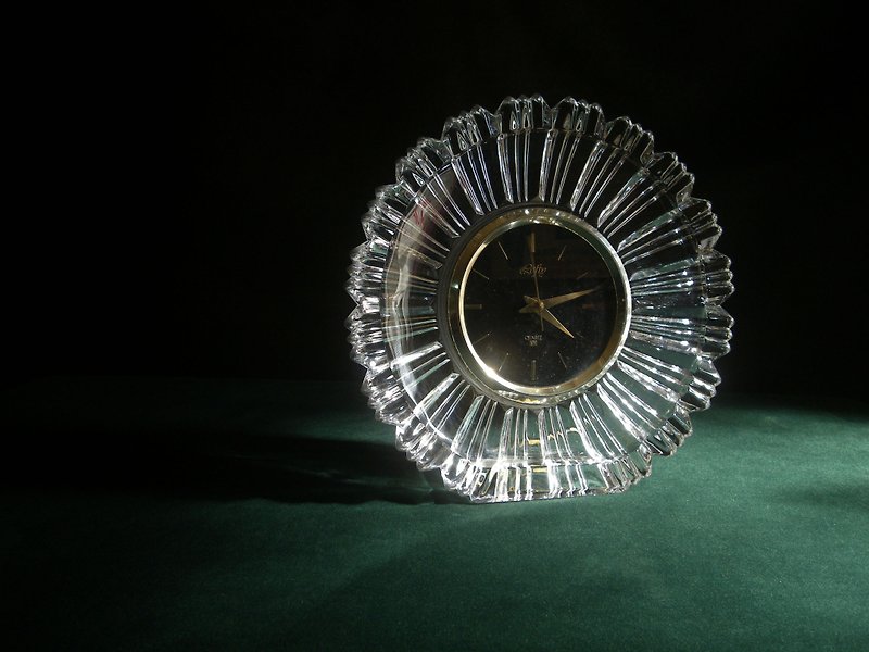 [OLD-TIME] Early heavy crystal glass clock - ของวางตกแต่ง - วัสดุอื่นๆ หลากหลายสี