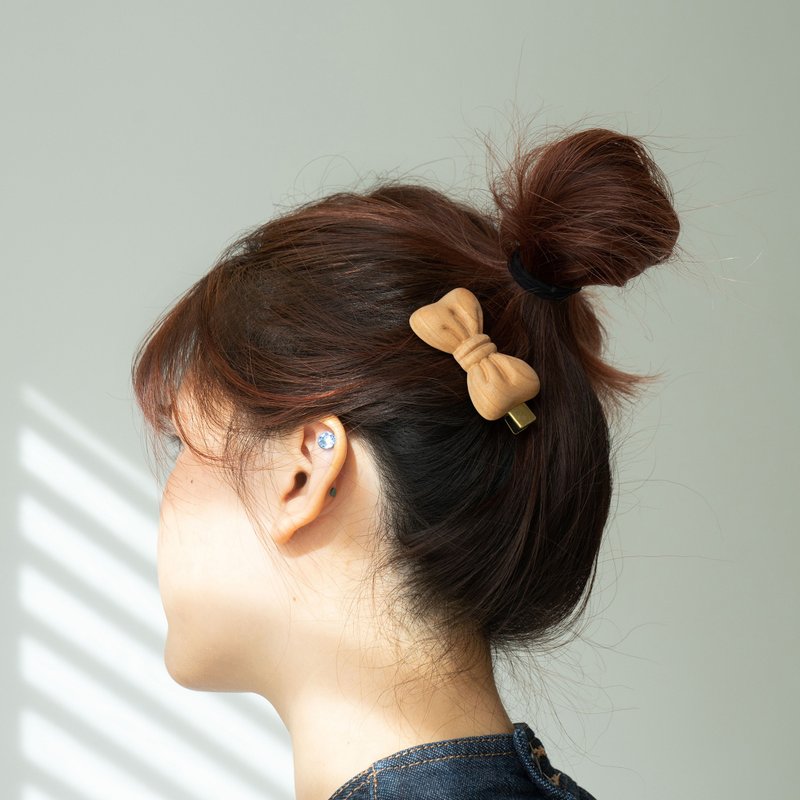 Wooden Bow Hair Clip - เครื่องประดับผม - ไม้ 