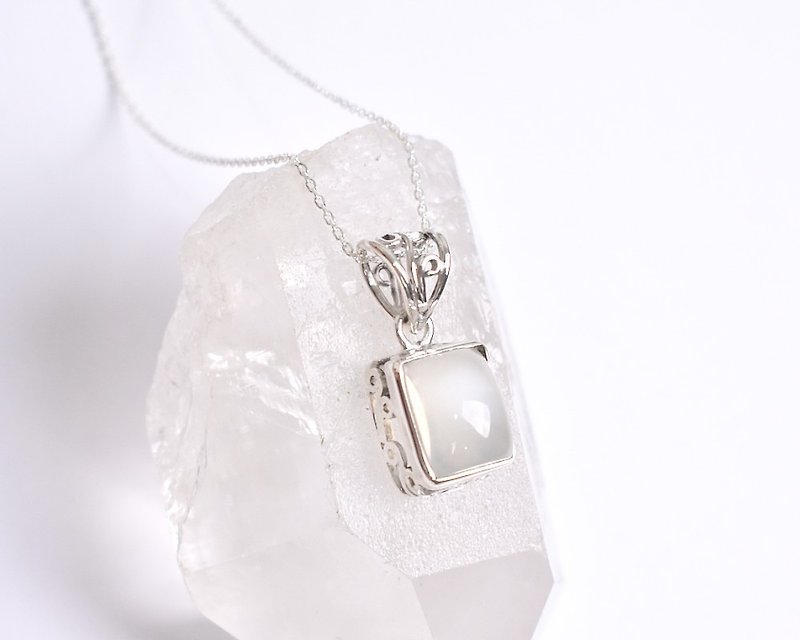 Moonstone silver necklace Silver925 - สร้อยคอ - หิน ขาว