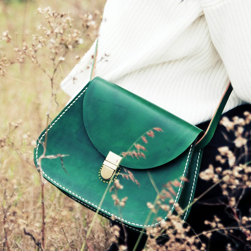 [Tangent Pie] Christmas Green Special-Hand-dyed and hand-stitched vegetable tanned leather saddle bag ladies shoulder bag - Messenger Bags & Sling Bags - Genuine Leather Green