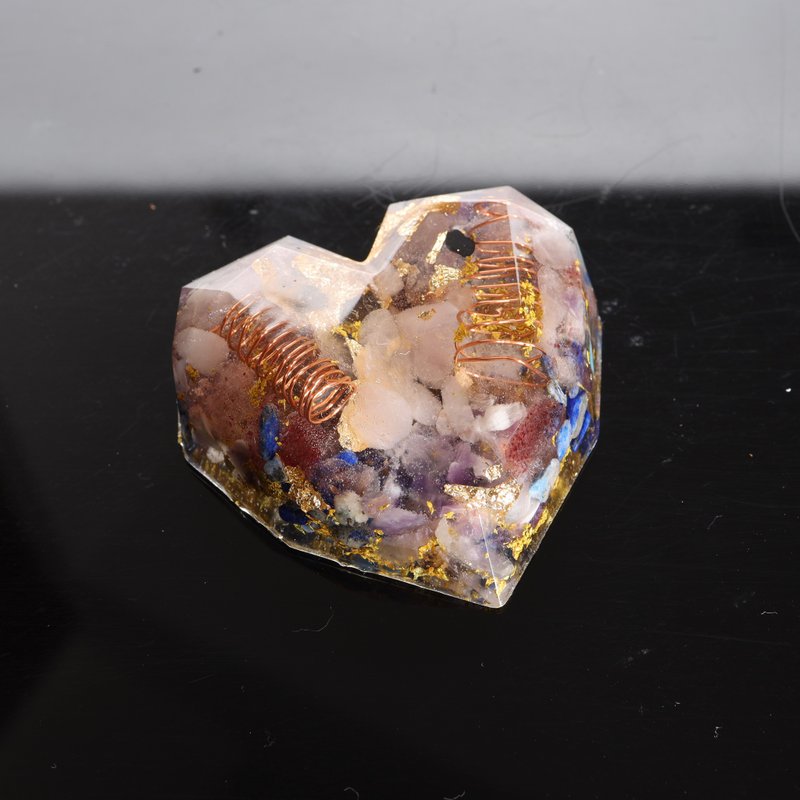 [Christmas Gift Box] My Heart Crystal Orgonite Heart-Shaped Section Orgonite Rose Quartz Heals Love - ของวางตกแต่ง - คริสตัล หลากหลายสี