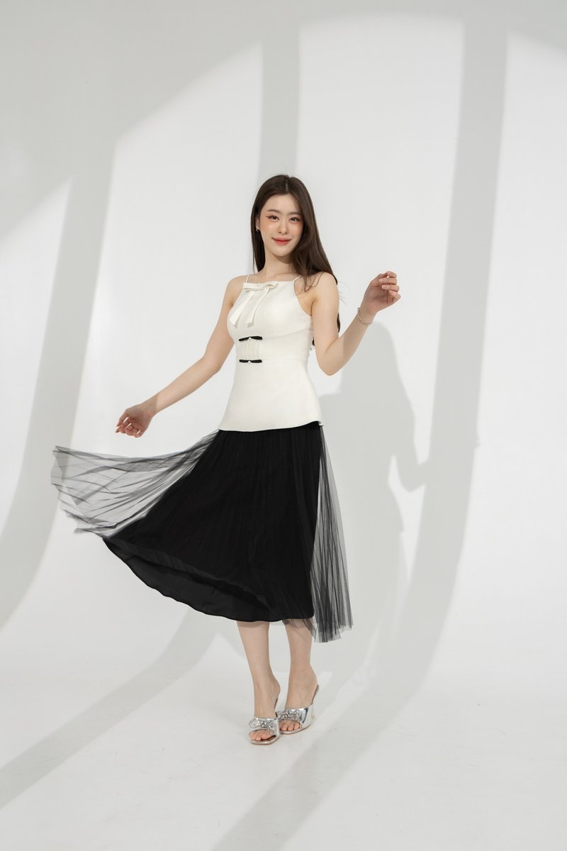 White cami top with bow details & Skirt - 女上衣/長袖上衣 - 聚酯纖維 白色
