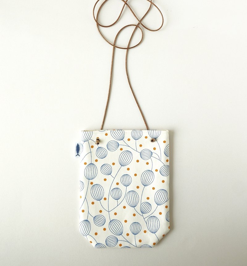 / Lantern Flower - White / / Corner Walking Pouch / Mobile Phone Bag / Minimalist Outing Pouch - Messenger Bags & Sling Bags - Cotton & Hemp White