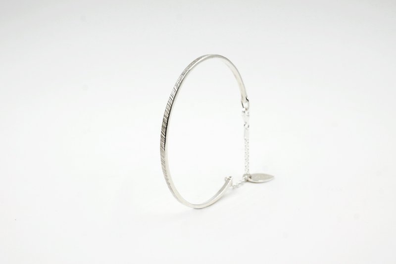 I-Shan13 wooden knock pattern bracelet - Bracelets - Sterling Silver Silver