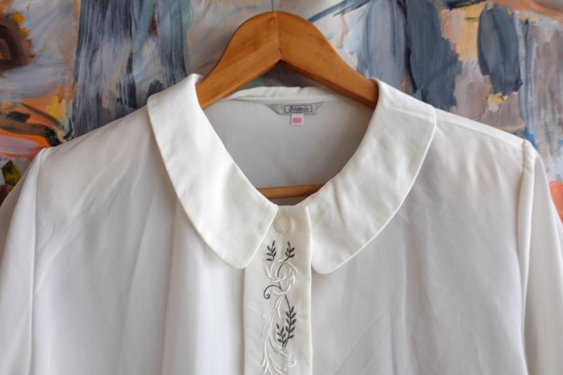 店內多款 白色刺繡小圓領復古墊肩長袖襯衫 日本古著長袖春夏日系 - 女襯衫 - 其他人造纖維 白色