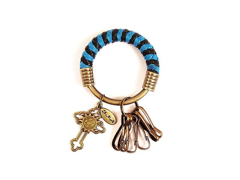 鑰匙圈(小)5.3CM 亮藍+黑+ 十字架-簍空太陽款 腊繩 鐵環 客製化 - 鑰匙圈/鑰匙包 - 其他金屬 多色