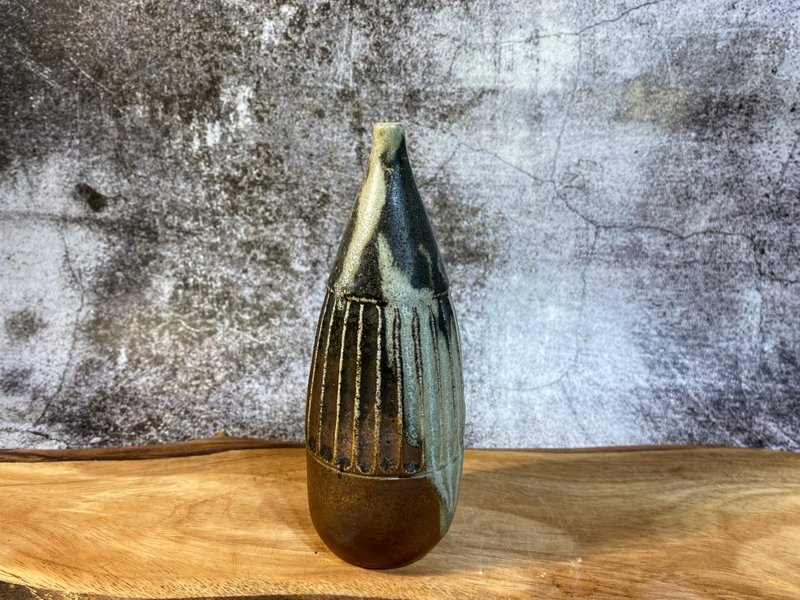 Wood fired vase - 花瓶/花器 - 陶 