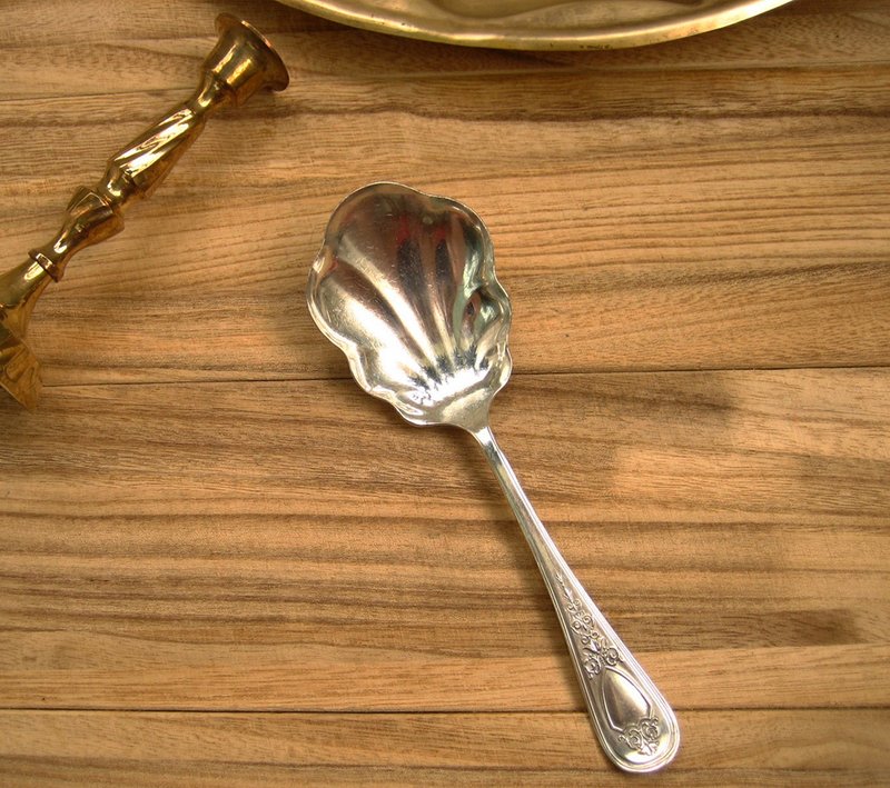 アメリカ製OVB銅銀メッキシェルスプーンヌードル大さじ大さじテーブルスプーンサラダスプーン - おたま・フライ返し - 銅・真鍮 シルバー