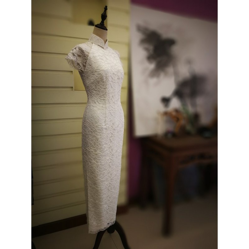 Lace pure white cheongsam - silk material - advanced custom dress - ชุดราตรี - ผ้าไหม ขาว