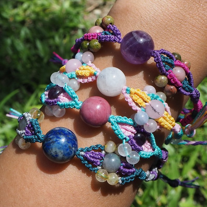 Macrame friendship bracelet Stone color Butterfly Collection - 手鍊/手鐲 - 石頭 白色