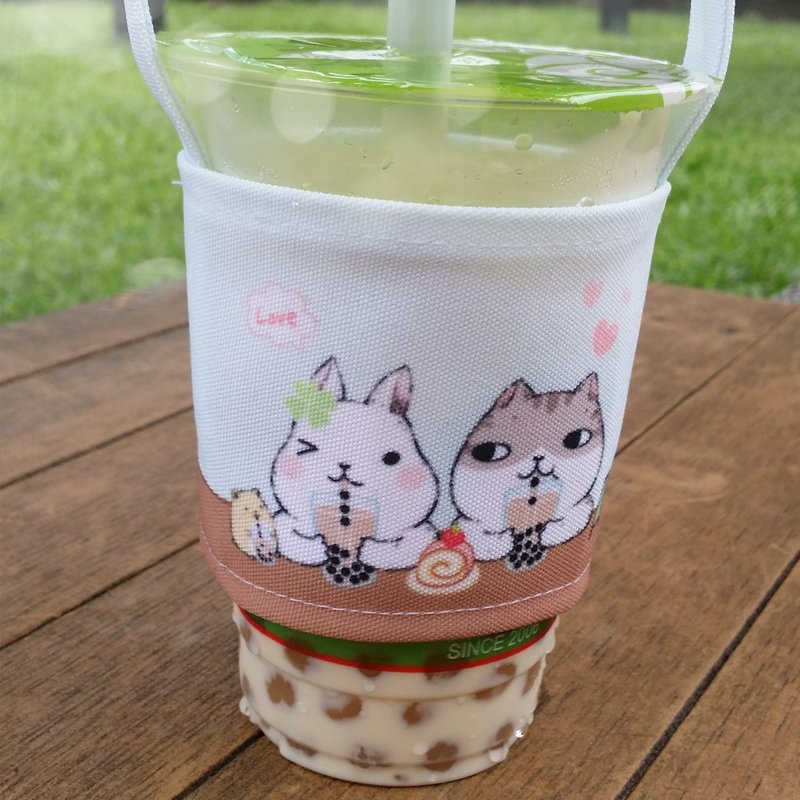 (出清特賣中)大白兔與喵嗚一起喝珍奶 插畫飲料提袋杯袋 - 飲料提袋/杯套 - 棉．麻 