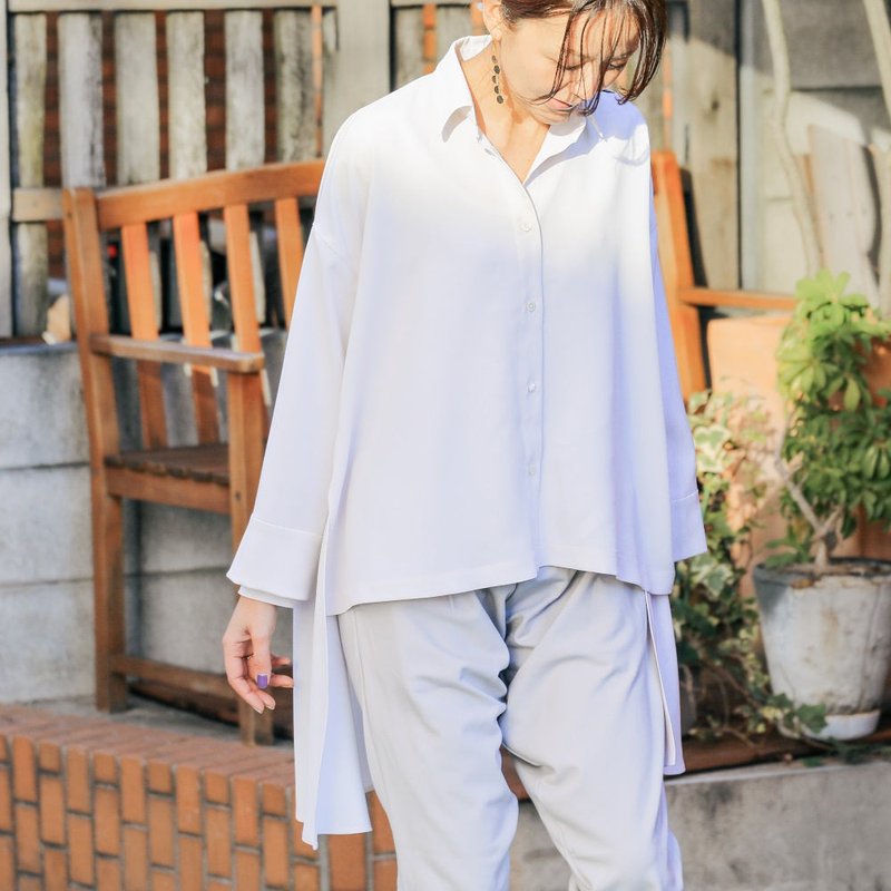 ドラマティックな動きが美しいシャツ | ホワイト - 女襯衫 - 其他材質 白色