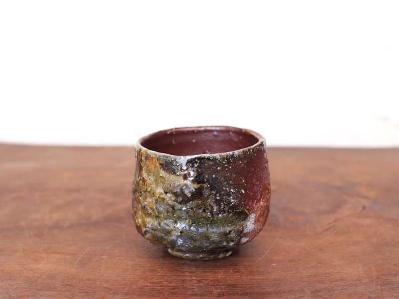 Bizen ware kiln change sake cup (with wooden box) gi-049 - Bar Glasses & Drinkware - Pottery Brown