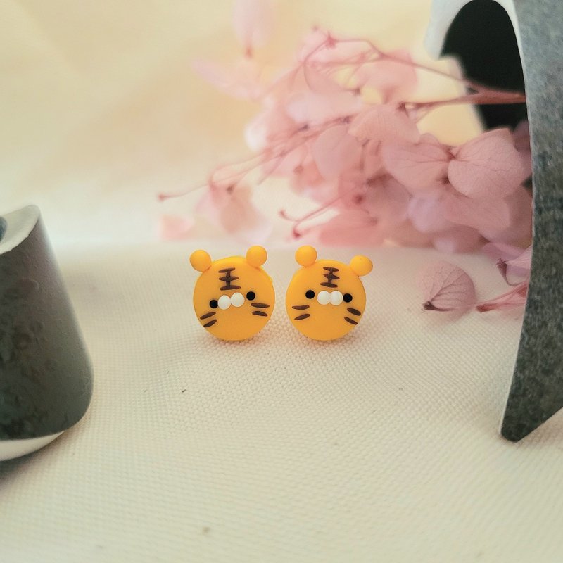 Handmade soft clay jewelry, cute tiger earrings, ear pins/ Clip-On - Earrings & Clip-ons - Clay Orange