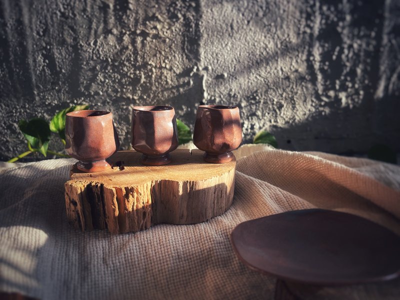 桌上的茶陶糖霜 / 抗菌保鮮鬱金香茶杯組 S 號 - 一口杯 3 件組 - 茶壺/茶杯/茶具 - 陶 咖啡色