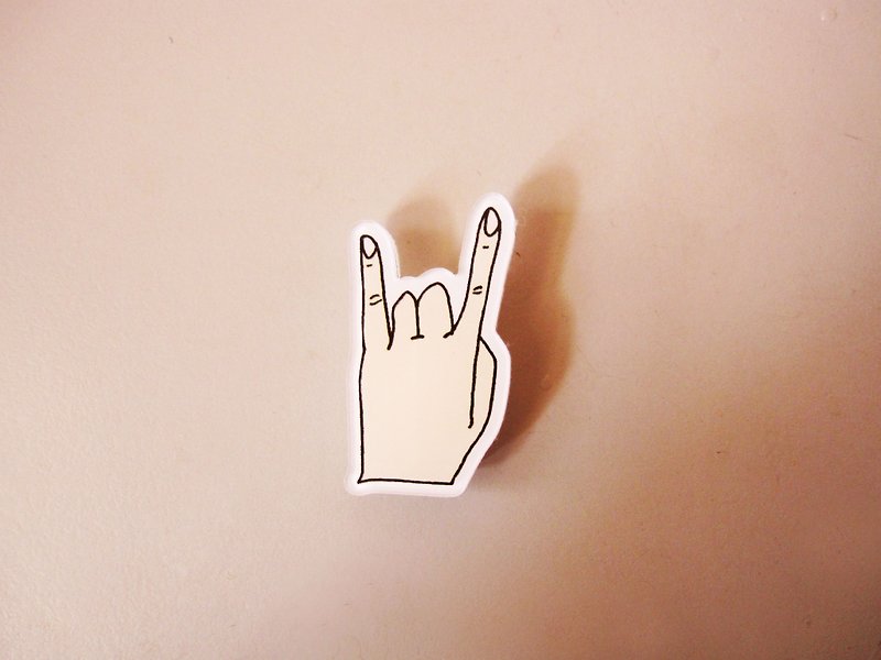 Acrylic finger cramps pin 2 - Brooches - Acrylic Pink