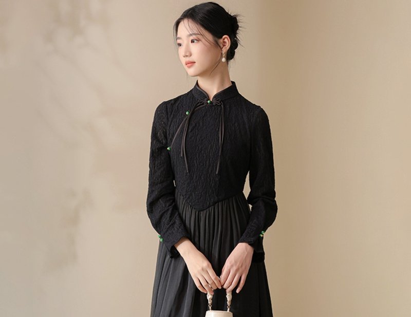 New Chinese style autumn and winter black Chinese style commuting temperament imitation wool jacquard cheongsam dress - ชุดเดรส - ผ้าไหม สีดำ