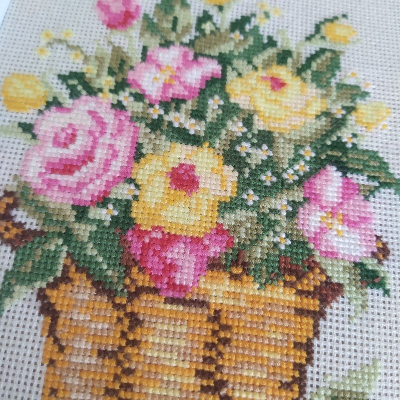 Handmade Rose wall art, Hand Cross Stitched Artwork, Gifts, Home Decor - 壁貼/牆壁裝飾 - 棉．麻 粉紅色