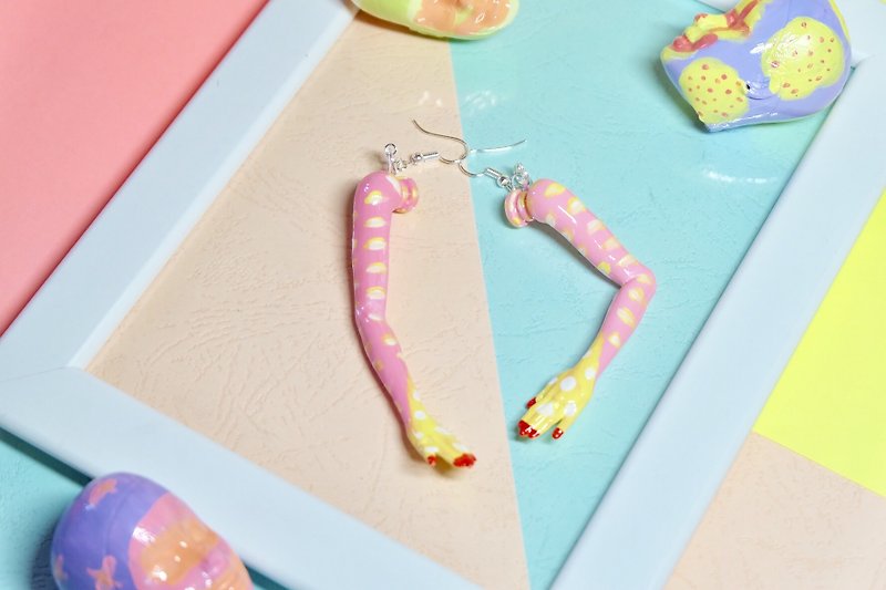 Barbie hand Earrings /handprinted earrings/Vintage Mattel / Hip hop/weirds/style - Earrings & Clip-ons - Plastic Pink