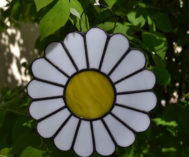 Stained Glass White Daisy Suncatcher, Stain Glass Daisy Flower