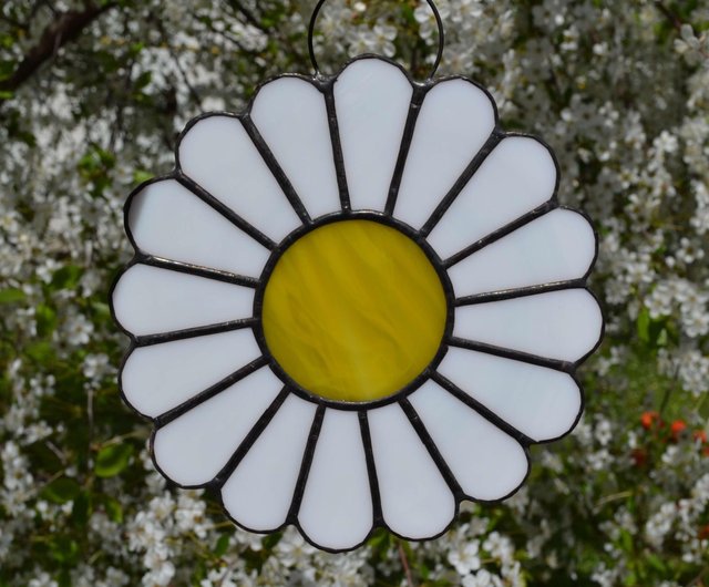 Stained glass yellow daisy suncatcher, stain glass daisy flower