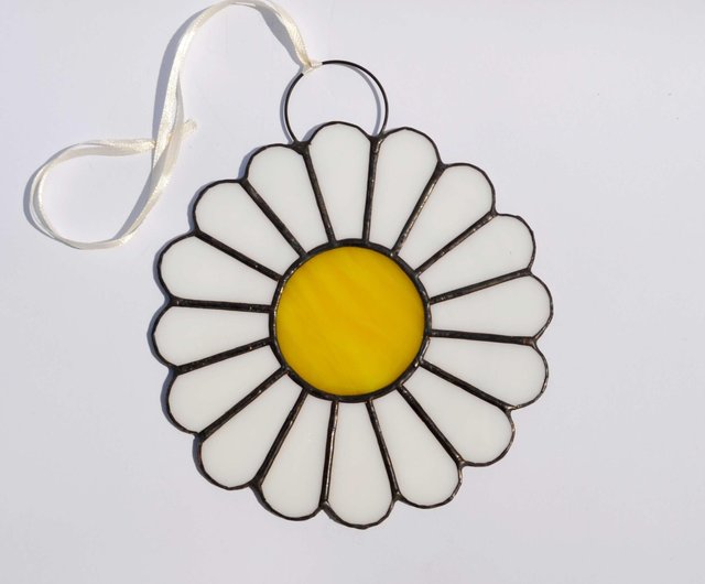 White Daisy Stained Glass Suncatcher Window Hanging, Lovely Boho Flower  Ornament - Shop ZangerGlass Wall Décor - Pinkoi