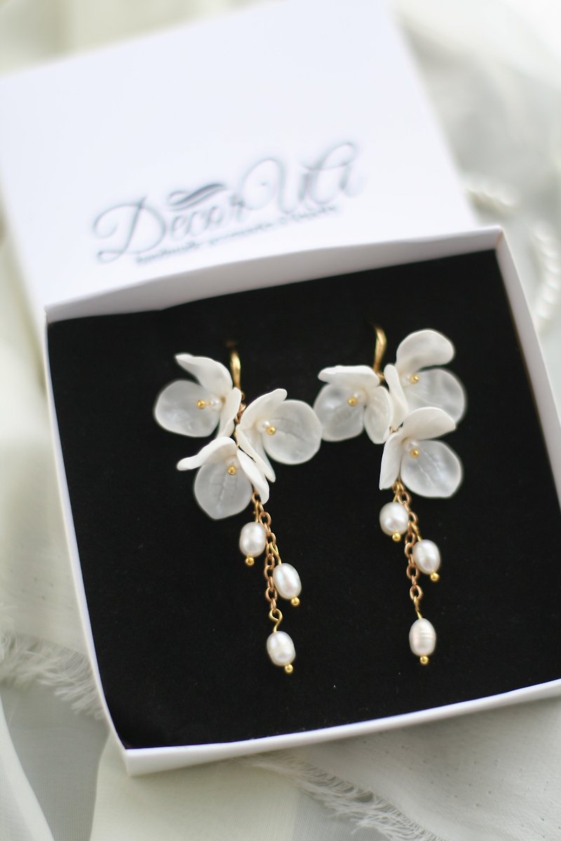 Floral Bridal Earrings Long Pearl Earrings Flower Clip-on Earrings - Earrings & Clip-ons - Clay White