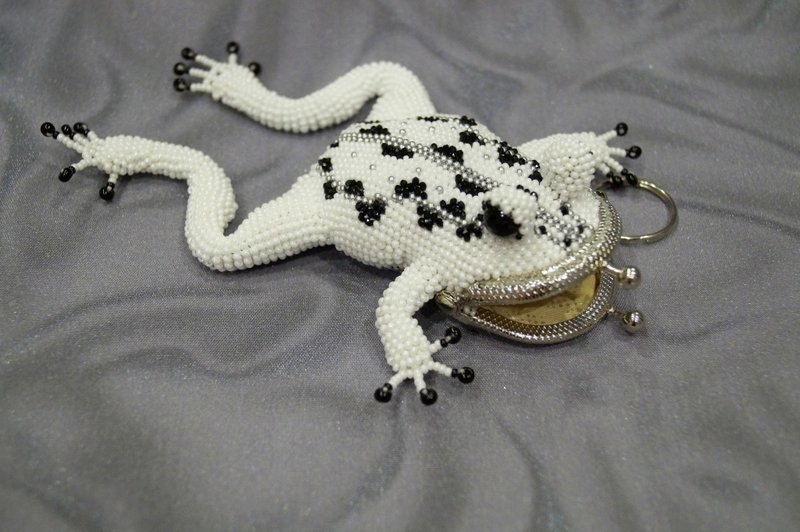 Frog beaded coin purse beaded white frog - Coin Purses - Other Materials White