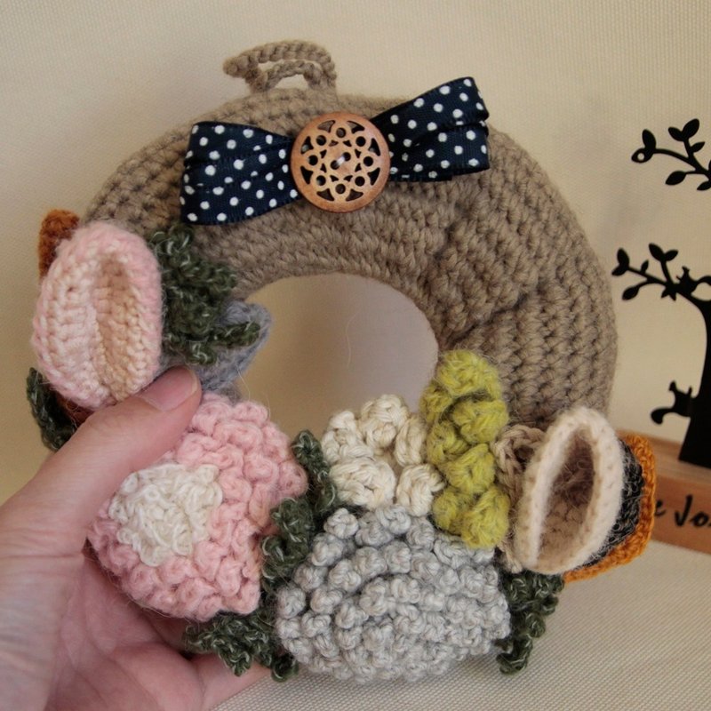 手鉤毛線 裝飾 聖誕花圈  駝色 煙火繡球花節慶布置 - 壁貼/牆壁裝飾 - 羊毛 卡其色