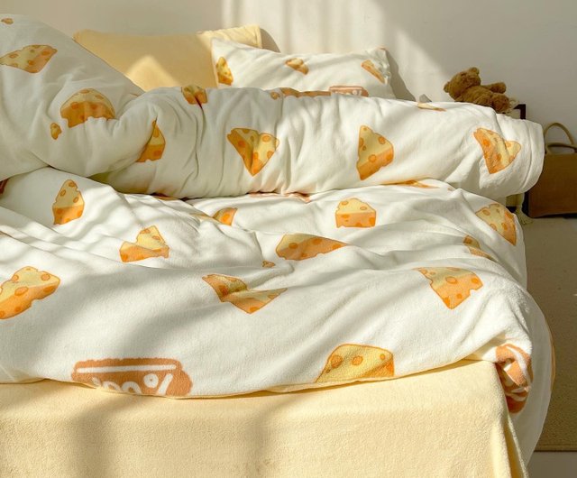 チーズの加熱では、イラストレーターのオリジナルのサンシャインウォームクリームベルベット3または4ピースの豪華なベッドシーツのキルトカバー - ショップ  花は夢をつくる FAZOZO 寝具 - Pinkoi