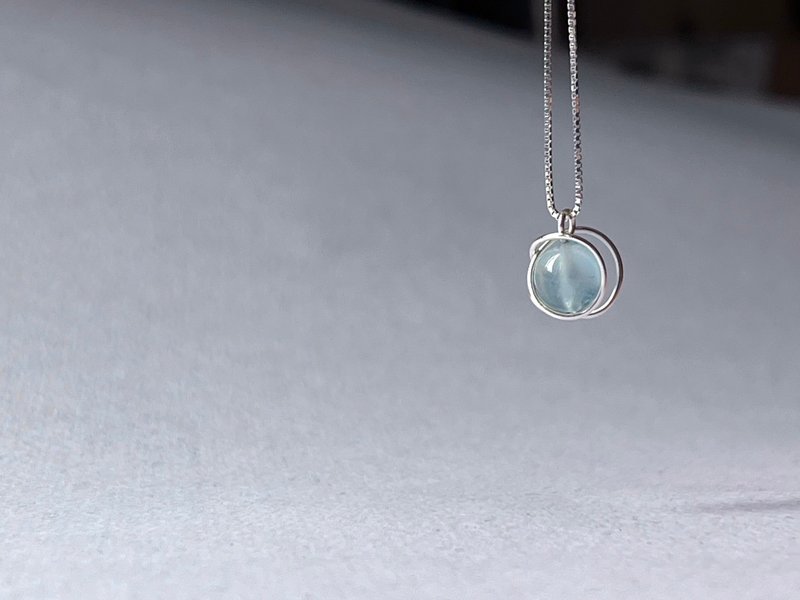 Aquamarine Planet sterling silver necklace enhances expression ability, confidence and courage, natural stone ore - สร้อยคอ - เครื่องเพชรพลอย สีน้ำเงิน