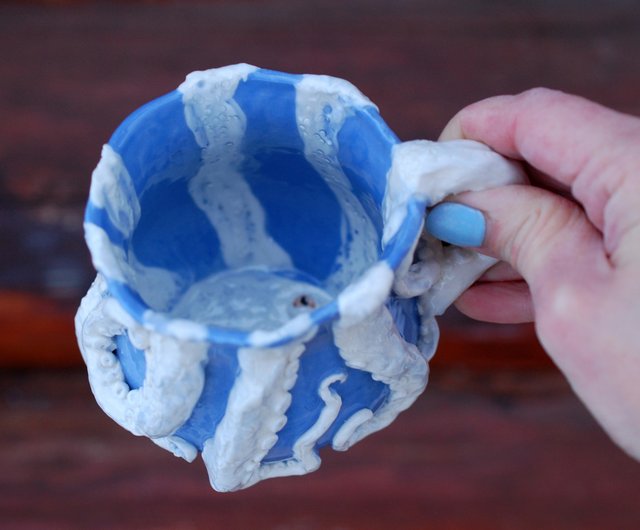タコの触手 陶器カップ