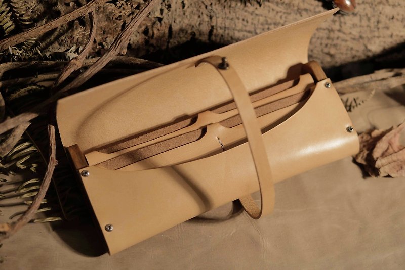Wood x leather series | teak leather bag | teak long clip | Italy vegetable tanned leather | original leather color - กระเป๋าสตางค์ - หนังแท้ สีส้ม
