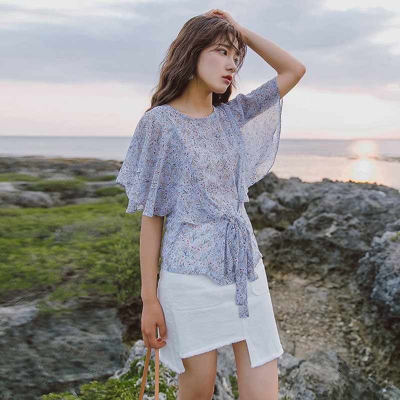 Anne Chen 2018 summer dress new literary women's clothing after split small floral top - เสื้อยืดผู้หญิง - เส้นใยสังเคราะห์ สีน้ำเงิน