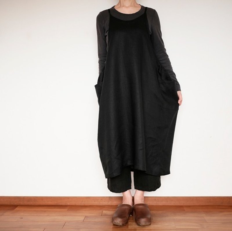 Pinkoi Proxy Purchase -  Made-to-order Linen side gather apron dress in black - One Piece Dresses - Cotton & Hemp 