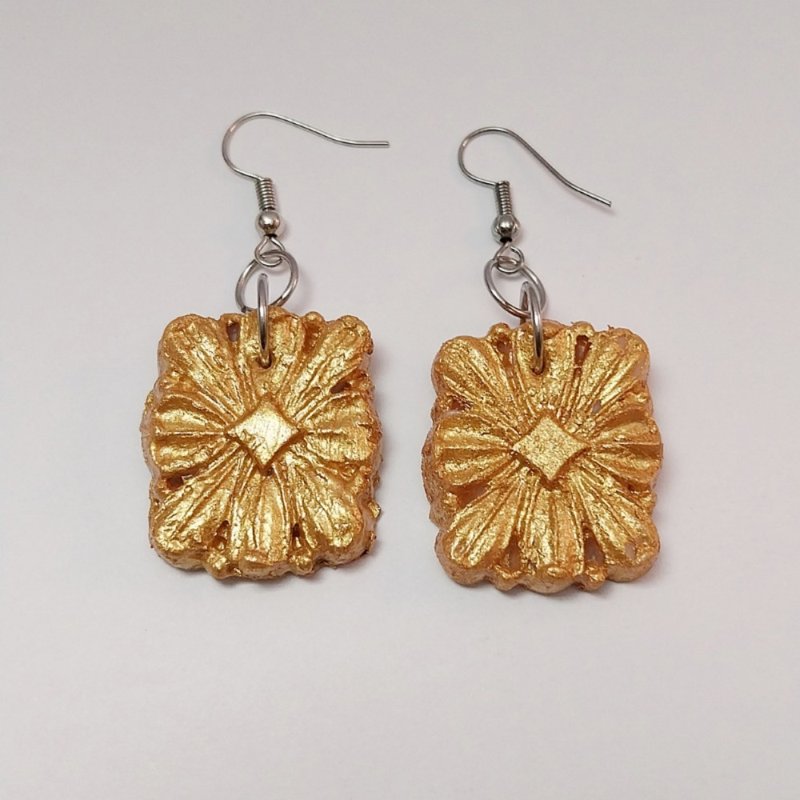 Sqaure Gold Color Earring Handmade Air Dry Clay Eco Friendly Stainless Hook - 耳環/耳夾/耳骨夾 - 黏土 金色
