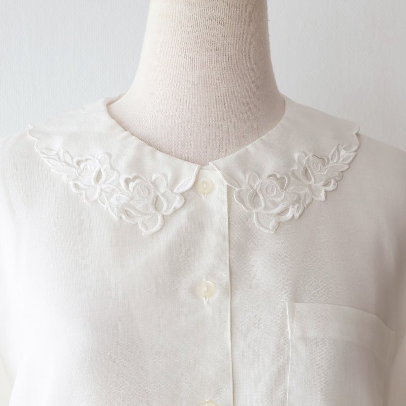早秋日本製復古花朵刺繡翻領短袖白色古著襯衫 - 女襯衫 - 聚酯纖維 白色