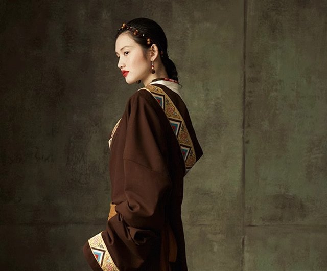 ロブの新しい中国風のエレガントなブロケードトップ/チベット