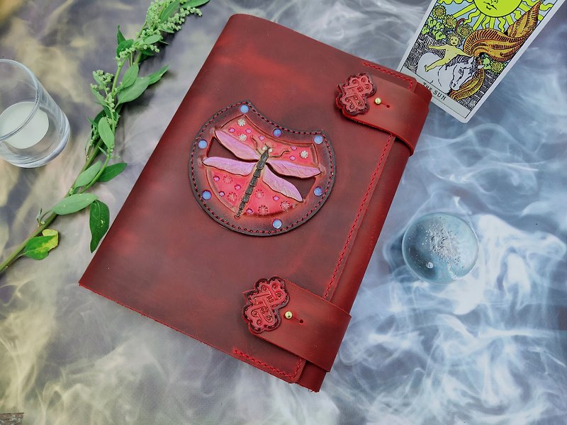 A5, Leather notebook dragonfly, Leather Journal, leather notebook, book of magic - สมุดบันทึก/สมุดปฏิทิน - หนังแท้ สีแดง