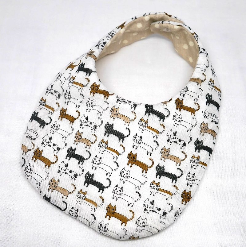 Japanese Handmade 4-layer-double gauze Baby Bib /Queing cat - Bibs - Cotton & Hemp White
