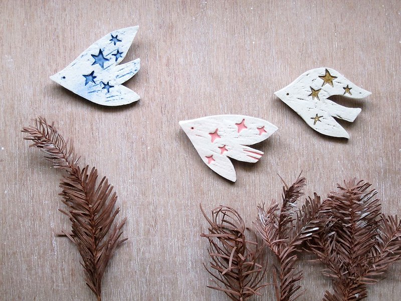 Birds - pin -2 - Pottery & Ceramics - Pottery White