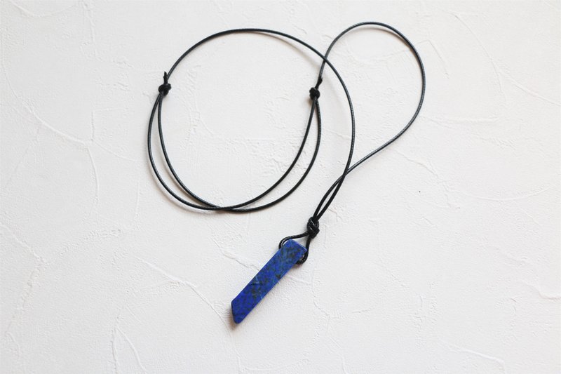 Raw lapis lazuli necklace - crystal necklace - men cord necklace - สร้อยคอ - เครื่องเพชรพลอย สีน้ำเงิน