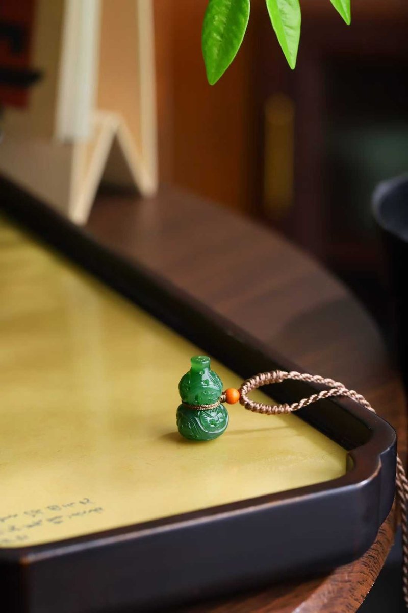 【小花葫蘆】天然和田玉碧玉老料簡約款 /玉石吊墜掛件項鏈 - 項鍊 - 玉石 綠色